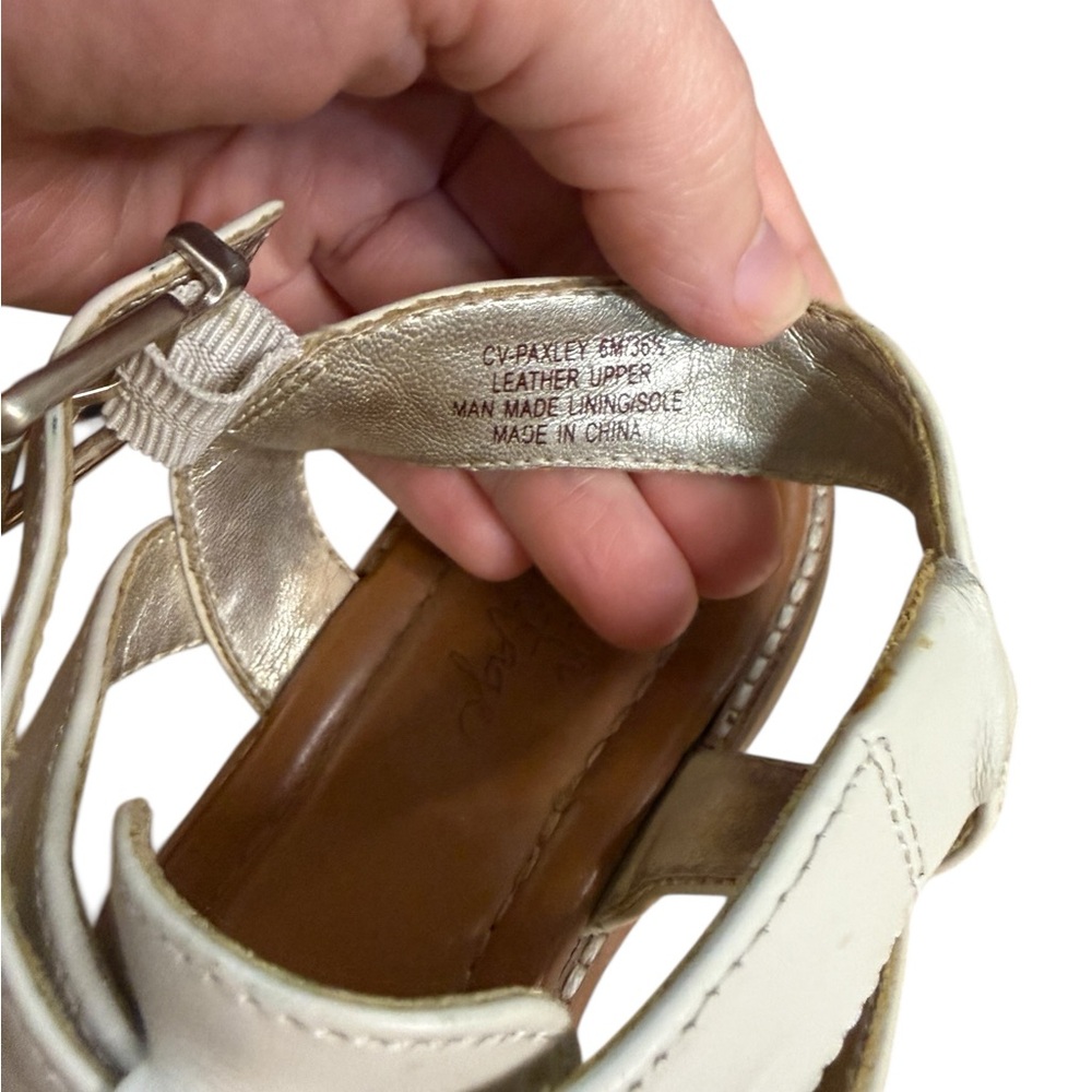 Crown Vintage Beige Off White Leather Sandals Paxley Silvertone Hardware Size 6 - Picture 6 of 7